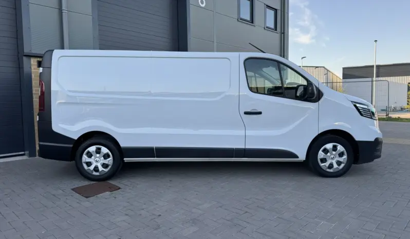 
RENAULT TRAFIC LL30 Blue dCi 130 Business full									