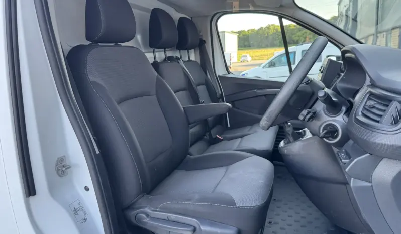 
RENAULT TRAFIC LL30 Blue dCi 130 Business full									