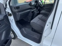 
RENAULT TRAFIC LL30 Blue dCi 130 Business full									
