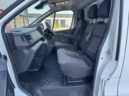 
RENAULT TRAFIC LL30 Blue dCi 130 Business full									