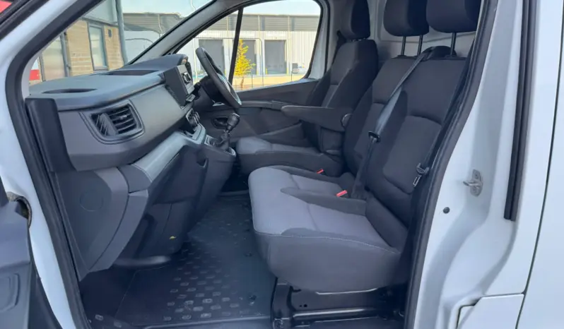 
RENAULT TRAFIC LL30 Blue dCi 130 Business full									