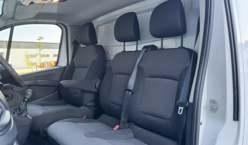 
RENAULT TRAFIC LL30 Blue dCi 130 Business full									