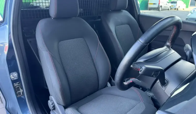 
FORD FIESTA 1.5 TDCi Sport Van full									