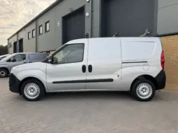 
VAUXHALL COMBO 2300 1.6 CDTI full									
