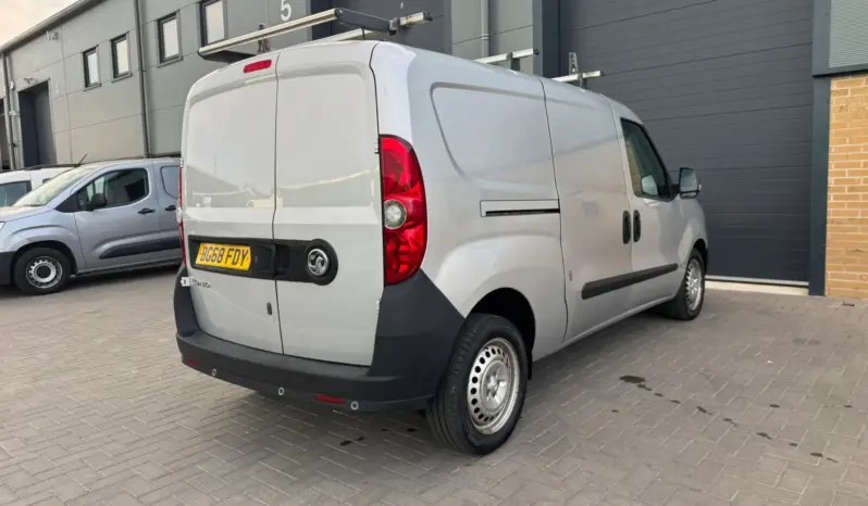 
VAUXHALL COMBO 2300 1.6 CDTI full									