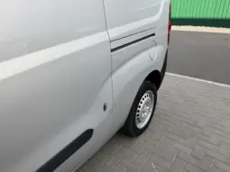 
VAUXHALL COMBO 2300 1.6 CDTI full									