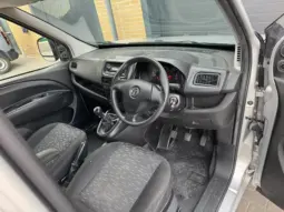
VAUXHALL COMBO 2300 1.6 CDTI full									