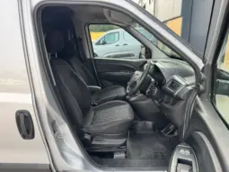
VAUXHALL COMBO 2300 1.6 CDTI full									
