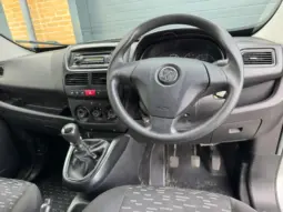 
VAUXHALL COMBO 2300 1.6 CDTI full									