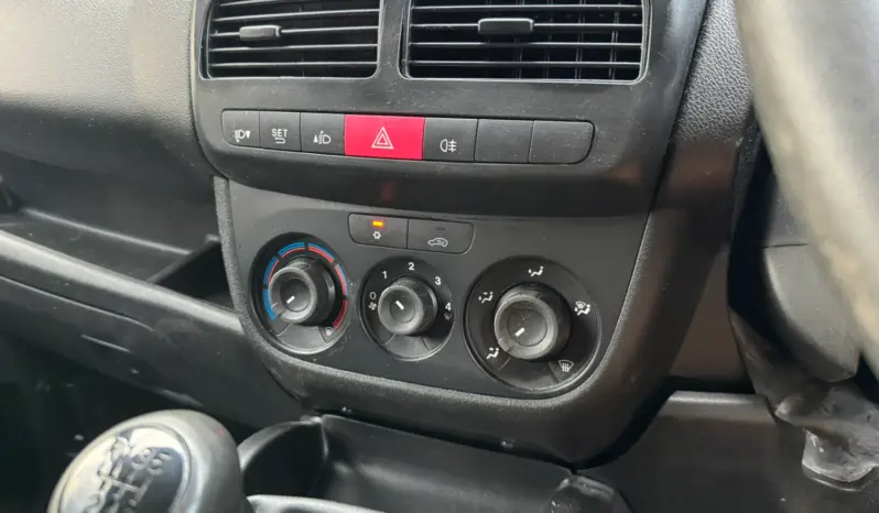 
VAUXHALL COMBO 2300 1.6 CDTI full									