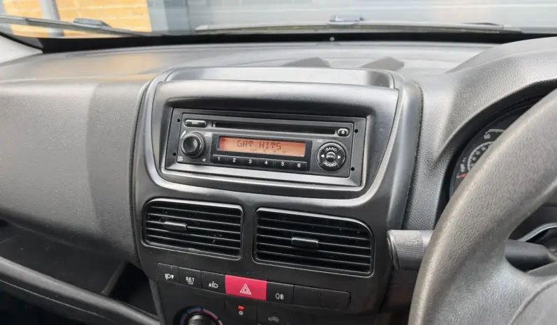 
VAUXHALL COMBO 2300 1.6 CDTI full									