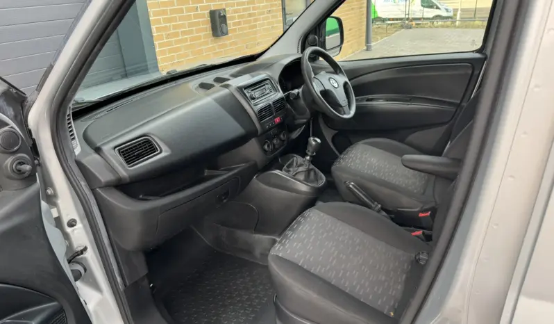 
VAUXHALL COMBO 2300 1.6 CDTI full									