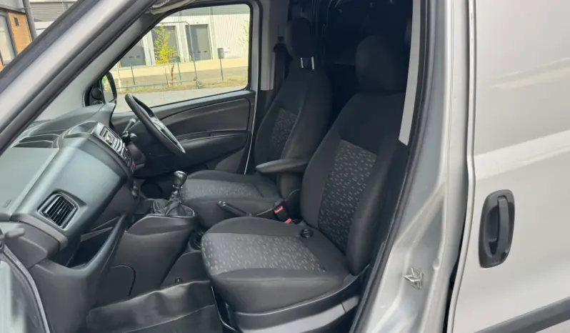 
VAUXHALL COMBO 2300 1.6 CDTI full									