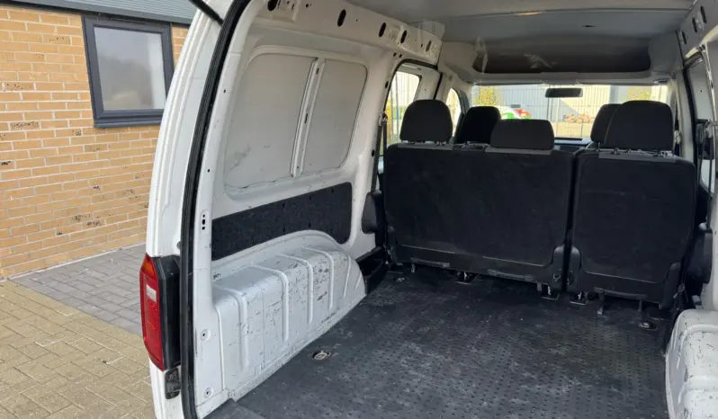 
VOLKSWAGEN CADDY MAXI 2.0 TDI 102PS Kombi full									