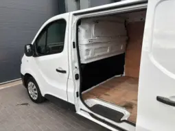 
RENAULT TRAFIC 2.0 dCi 120 Business full									
