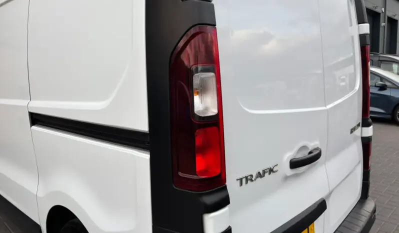 
RENAULT TRAFIC 2.0 dCi 120 Business full									