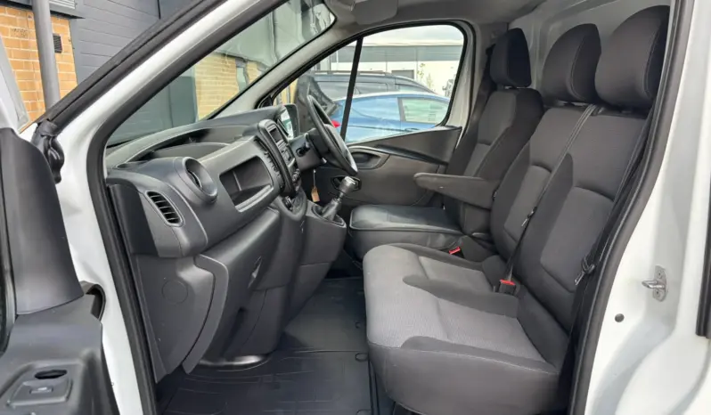 
RENAULT TRAFIC 2.0 dCi 120 Business full									