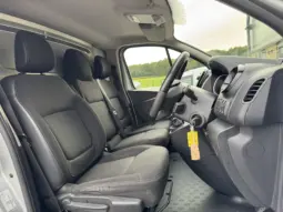 
VAUXHALL VIVARO 2900 1.6CDTI 120PS Sportive full									