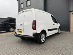 
PEUGEOT PARTNER 850 1.6 BlueHDi Professional full									