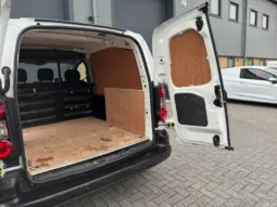 
PEUGEOT PARTNER 850 1.6 BlueHDi Professional full									